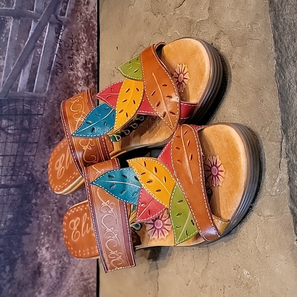 Corkys Shoes - Sz 6 Elite by Corky Sandels